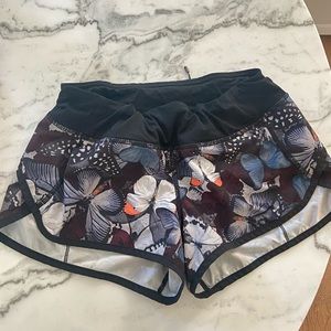 Lululemon shorts size 4